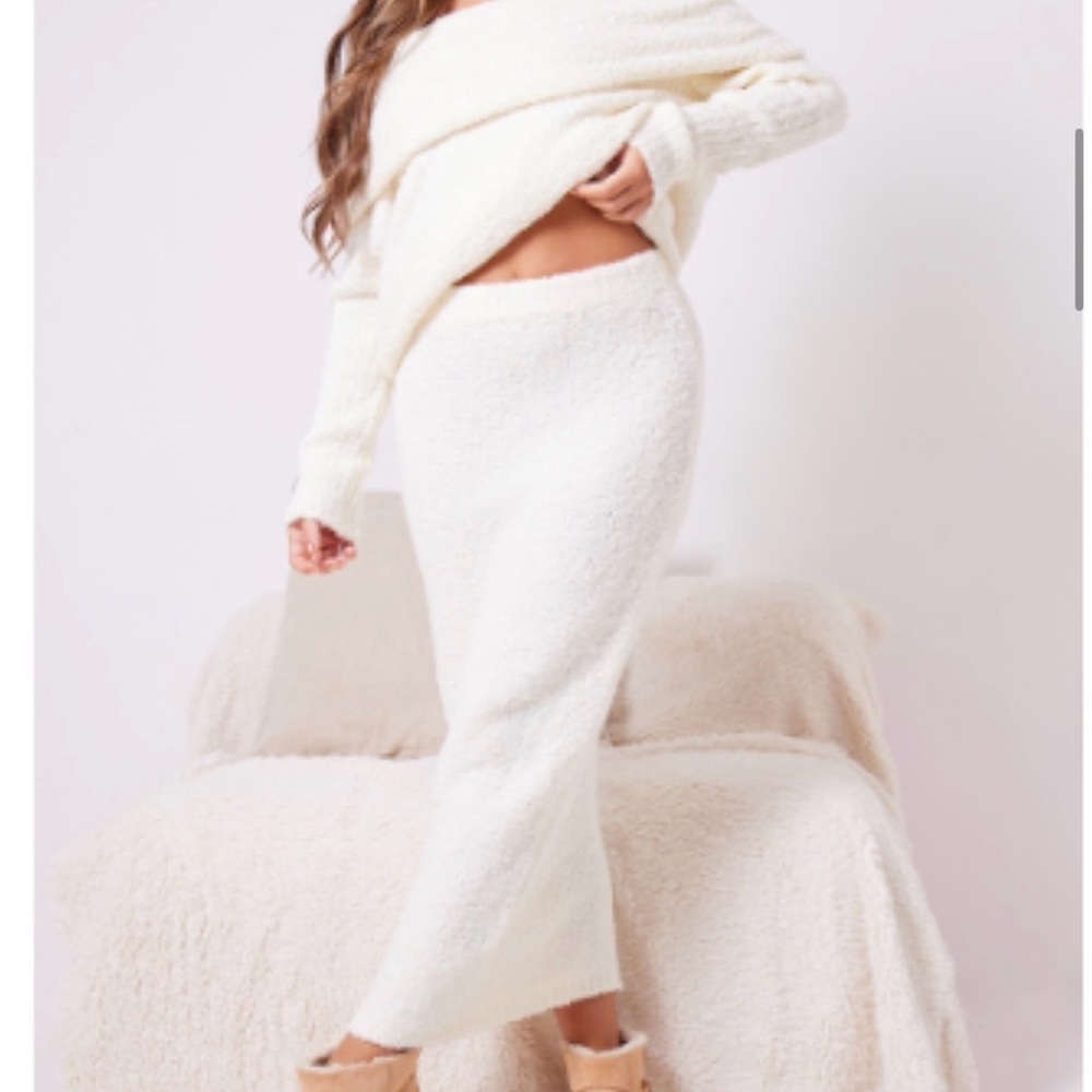 PrettyLittleThing Cream Maxi Skirt
